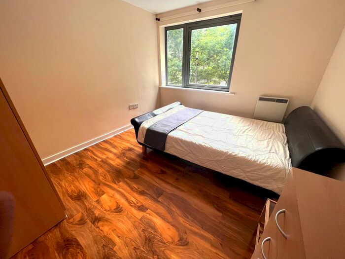 1 Bedroom Flat To Rent In Ebbett Court, North Acton, W3