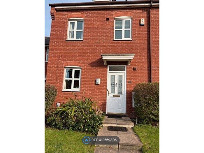 4 Bedroom Semi-detached House To Rent In Parklands Drive, Weston, Crewe, CW2