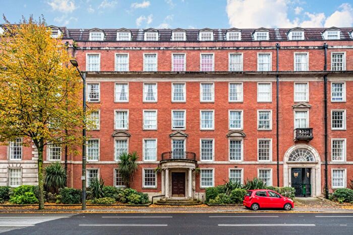 2 Bedroom Apartment To Rent In Kenilworth House, Westgate Street, CF10