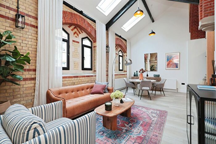 3 Bedroom Flat For Sale In Mallard Road, Abbots Langley, WD5