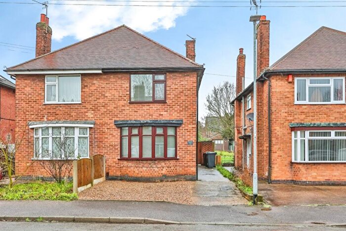 3 Bedroom Semi Detached House For Sale In Broxtowe Drive, Hucknall, Nottingham, NG15