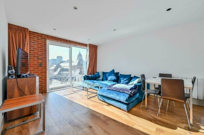 2 Bedroom Flat To Rent In Warehouse Court, Woolwich Riverside, London, SE18