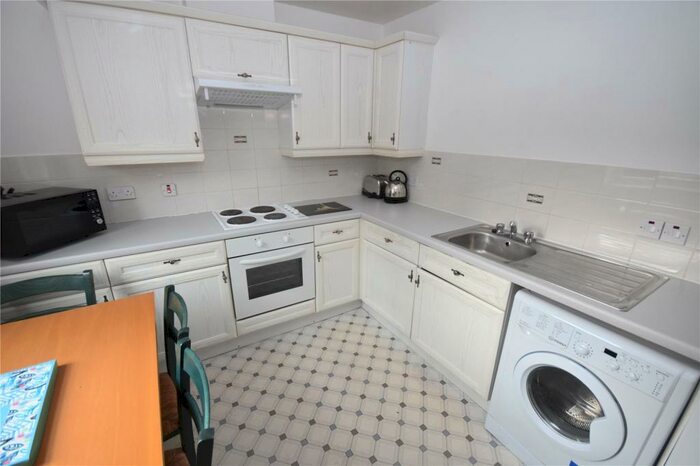 2 Bedroom Apartment To Rent In Union Glen Court, Aberdeen, AB11