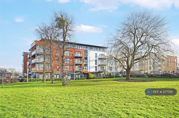 2 Bedroom Flat To Rent In Bell Flower Lodge, Harold Wood, Romford, RM3