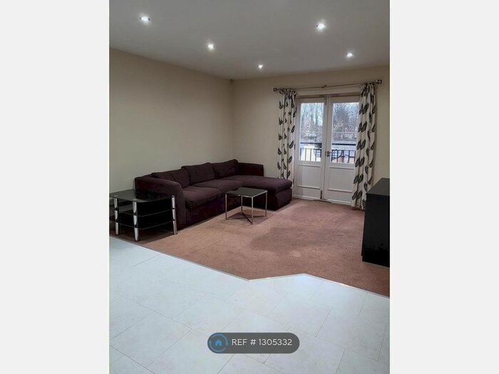 2 Bedroom Flat To Rent In Alpine House, Sheffield S6
