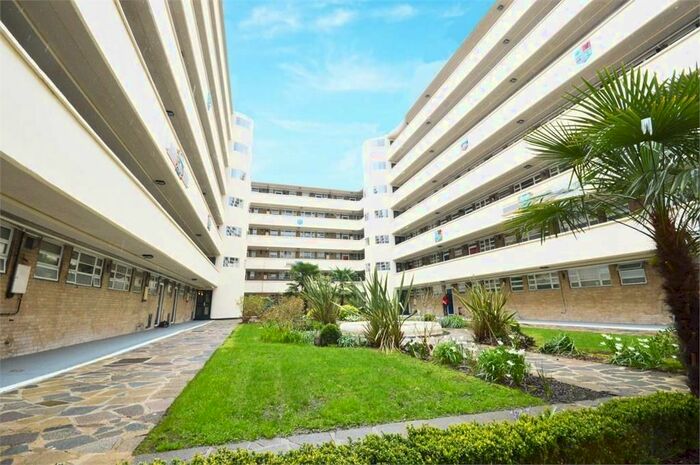 1 Bedroom Flat To Rent In Sheen Road, Richmond, TW9