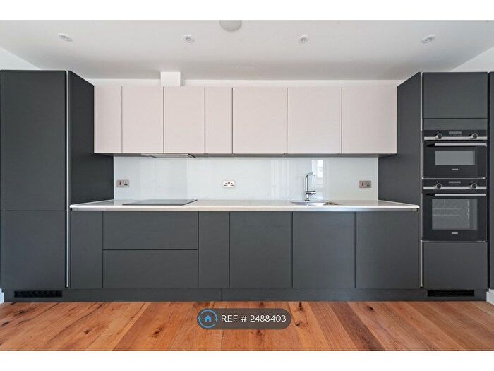 2 Bedroom Flat To Rent In Thomas Hardy Mews, London, SW16