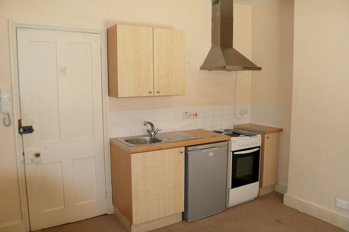 1 Bedroom Flat To Rent In St. Pancras, Chichester PO19