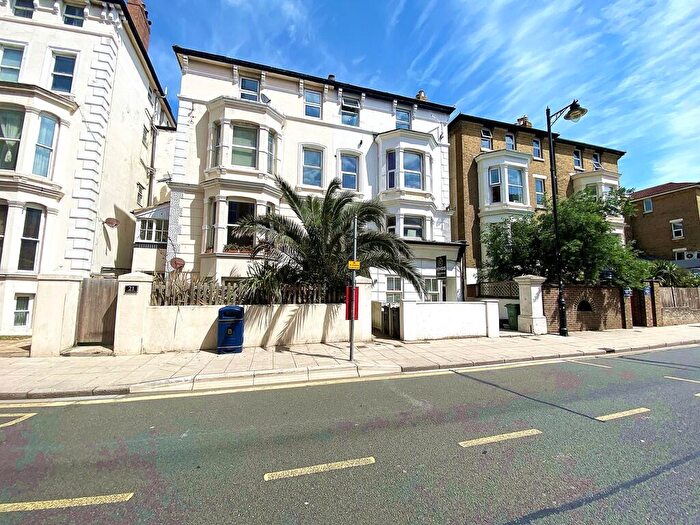 1 Bedroom Flat To Rent In Osborne Road, Southsea, PO5