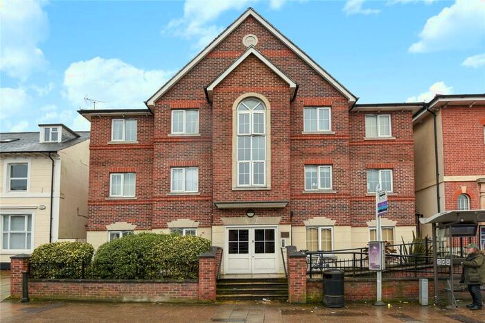 2 Bedroom Apartment To Rent In Phoenix Place, Waylen Street, Reading, Berkshire, RG1