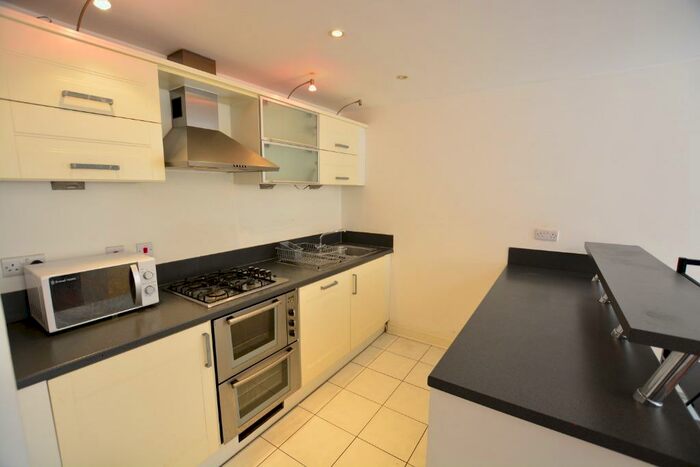 3 Bedroom Flat To Rent In Regent Street, City Centre, Brighton, BN1