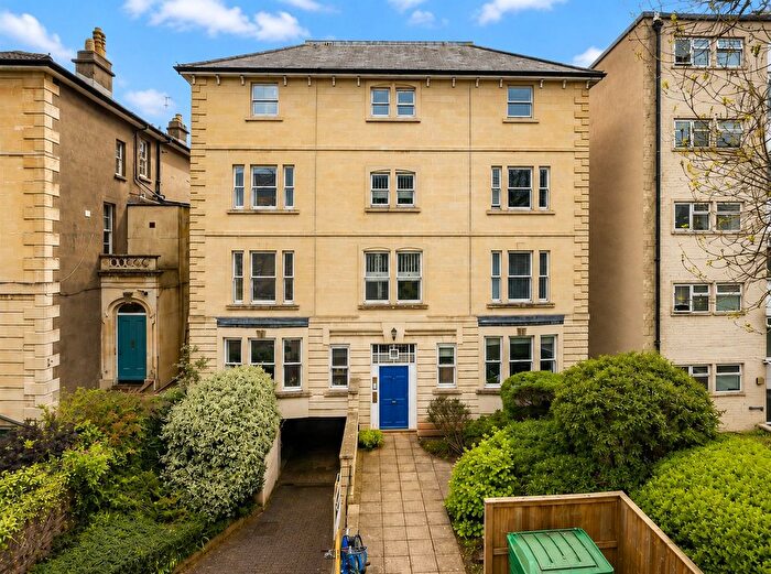 3 Bedroom Flat For Sale In Ashgrove Road, Redland, Bristol, BS6