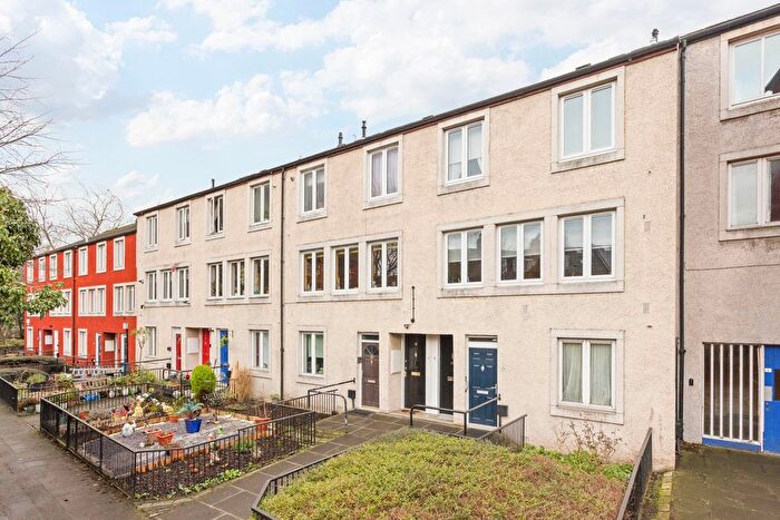 3 Bedroom Flat For Sale In Bedford Street, Stockbridge, Edinburgh, EH4