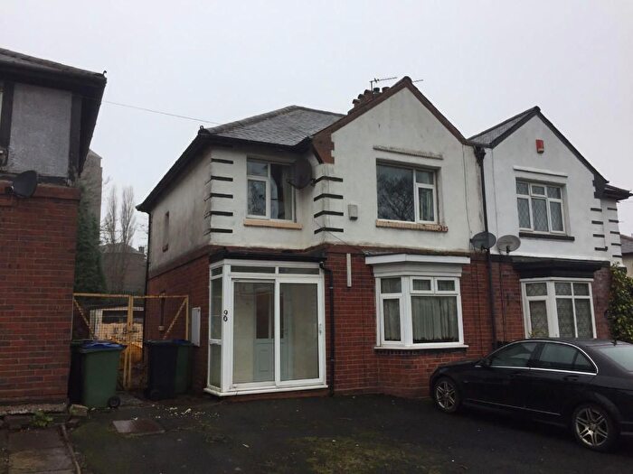 3 Bedroom Semi Detached House To Rent In Clent Road, Oldbury, B68