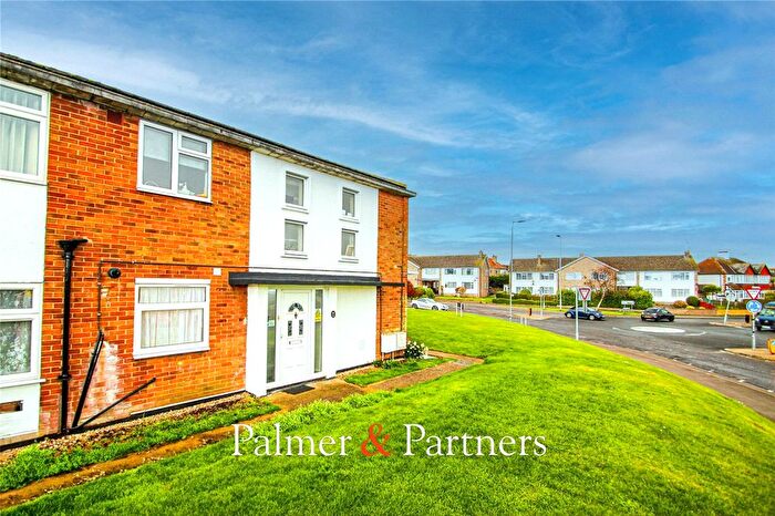 2 Bedroom Maisonette For Sale In Silverdale Court, Holland Road, Clacton, Essex, CO15