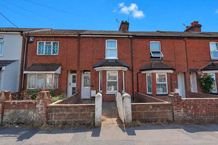 3 Bedroom Terraced House For Sale In Ludlow Road, Itchen, SO19