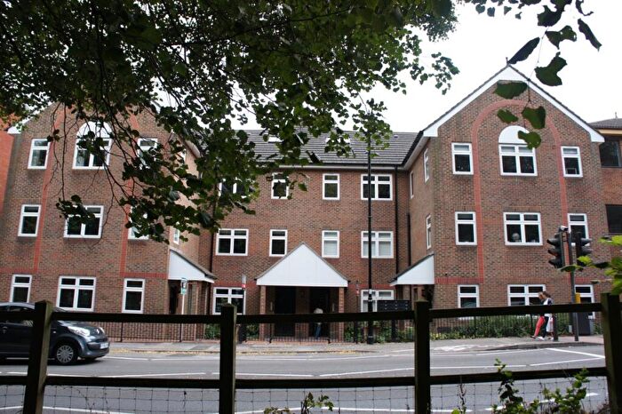 2 Bedroom Flat To Rent In Bell Street -, Reigate, RH2