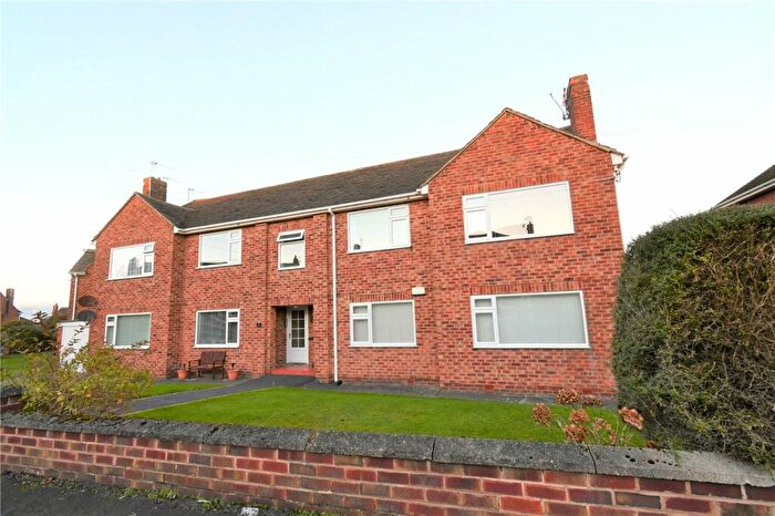 2 Bedroom Flat To Rent In Sandstone Drive, West Kirby, Wirral, CH48