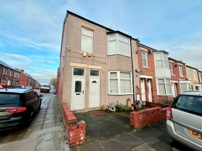 3 Bedroom Flat To Rent In Princess Street, Pelaw, Gateshead, NE10