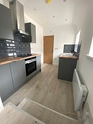 2 Bedroom Flat To Rent In High Street, Barry, Vale Of Glamorgan, CF62