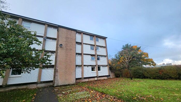 2 Bedroom Flat To Rent In Sinclair Park, Glasgow, G75