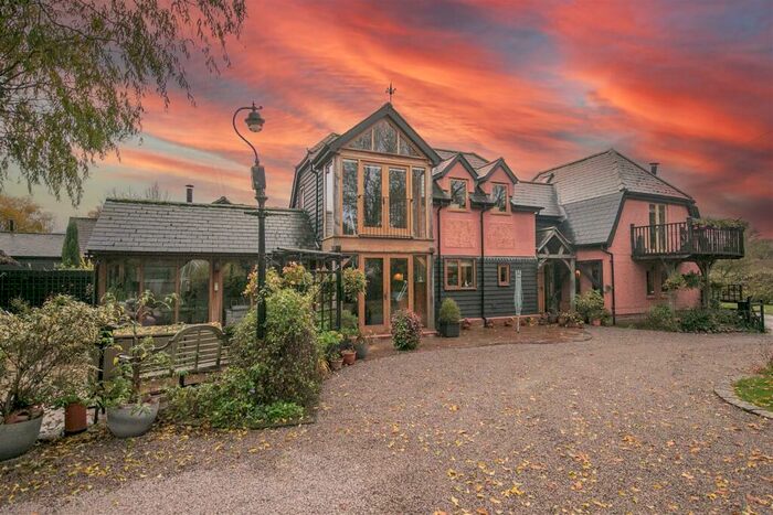 4 Bedroom Barn Conversion For Sale In Chimney Street, Hundon, Sudbury, CO10