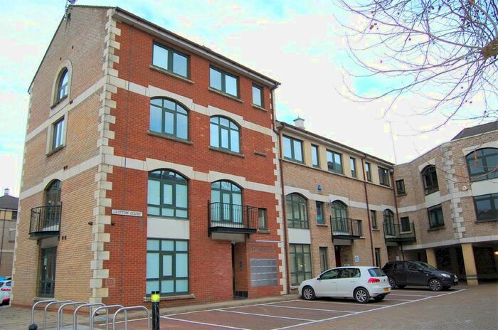 Studio To Rent In Corner Hall, Hemel Hempstead, HP3