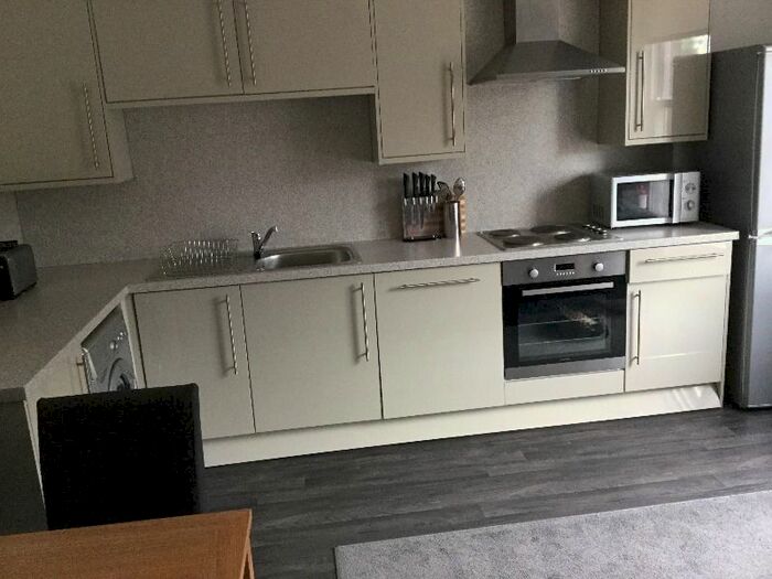 3 Bedroom Flat To Rent In Union Place, West End, Dundee, DD2