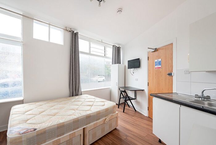 Studio To Rent In Southampton Road, London, NW5