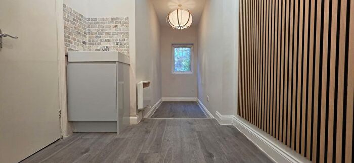 Studio To Rent In Woodheyes Road, NW10