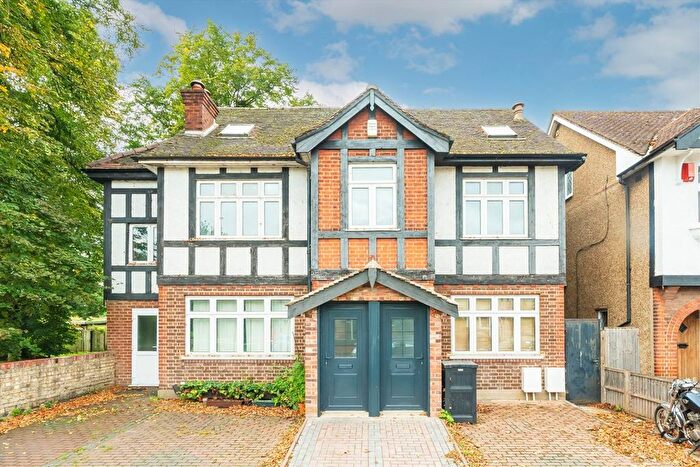 3 Bedroom Flat For Sale In Southdown Avenue, Hanwell, W7