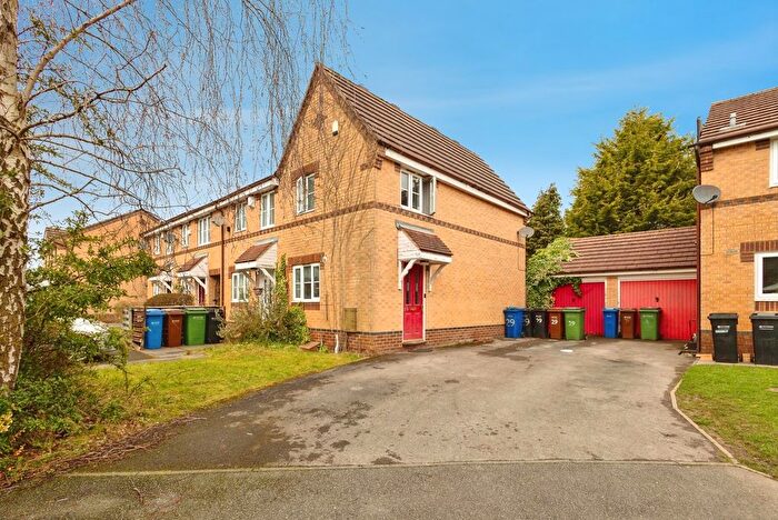 2 Bedroom Semi Detached House For Sale In Petrel Close, Stockport, Greater Manchester, SK3