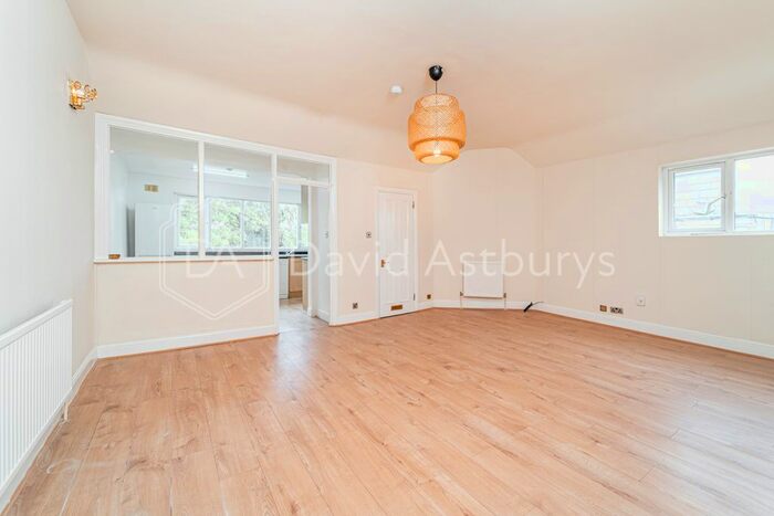 3 Bedroom Flat To Rent In Kings Avenue, Muswell Hill, London, N10