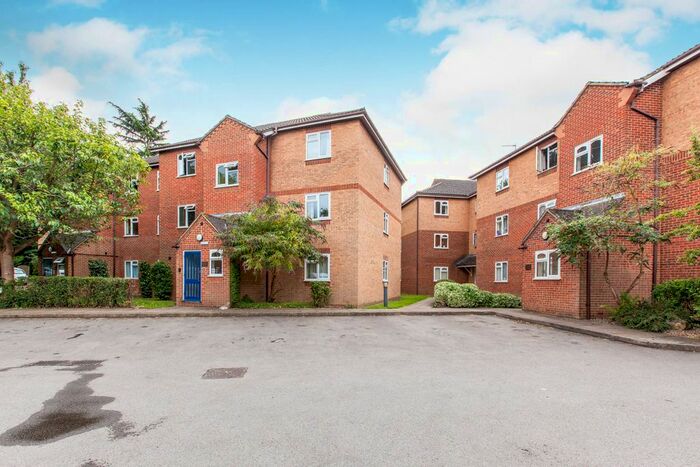 1 Bedroom Flat To Rent In Corfe Place, Maidenhead SL6