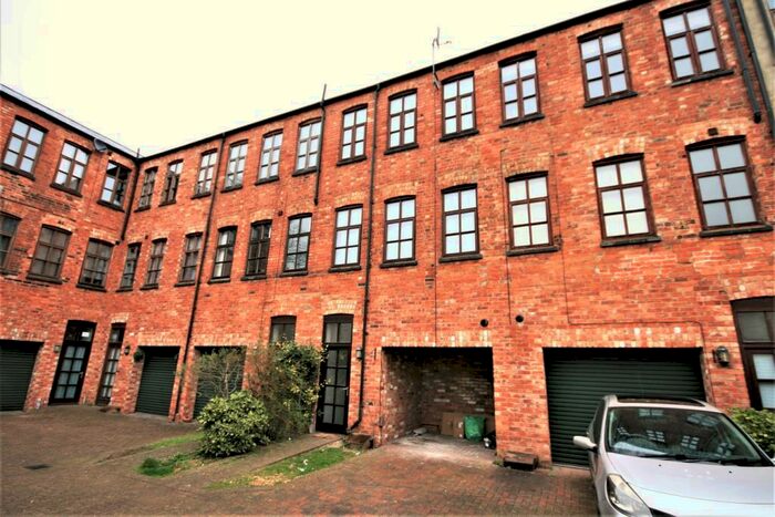 2 Bedroom Town House To Rent In Hood Street, The Mounts, Northampton, NN1