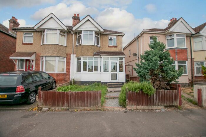 3 Bedroom Semi-Detached House To Rent In Vespasian Road, Bitterne Manor, Hampshire, SO18