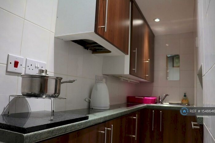 Studio To Rent In Kent Street, Dudley, DY3