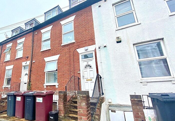 1 Bedroom Flat To Rent In Zinzan Street, Reading, Berkshire, RG1
