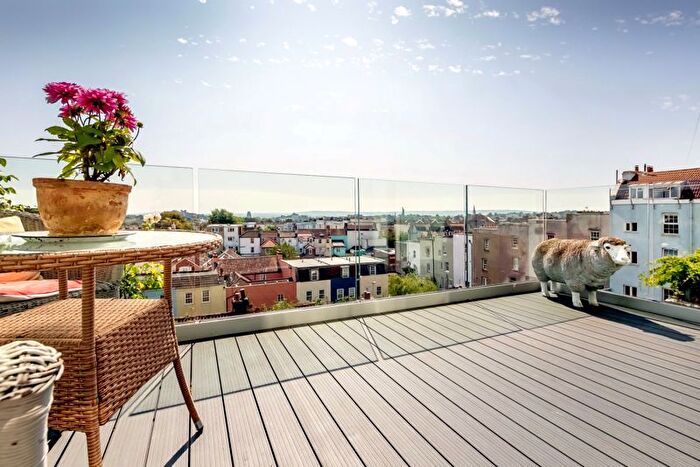 3 Bedroom Town House For Sale In Upper Belgrave Road, Bristol, BS8