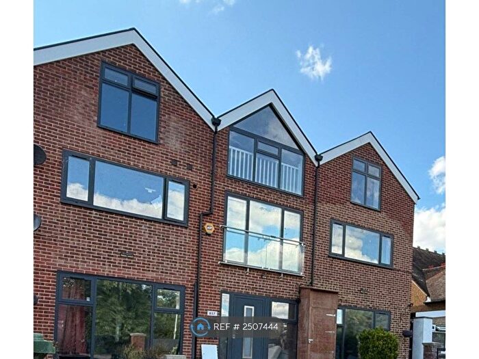 Studio To Rent In Cranbrook Road, Ilford, IG6