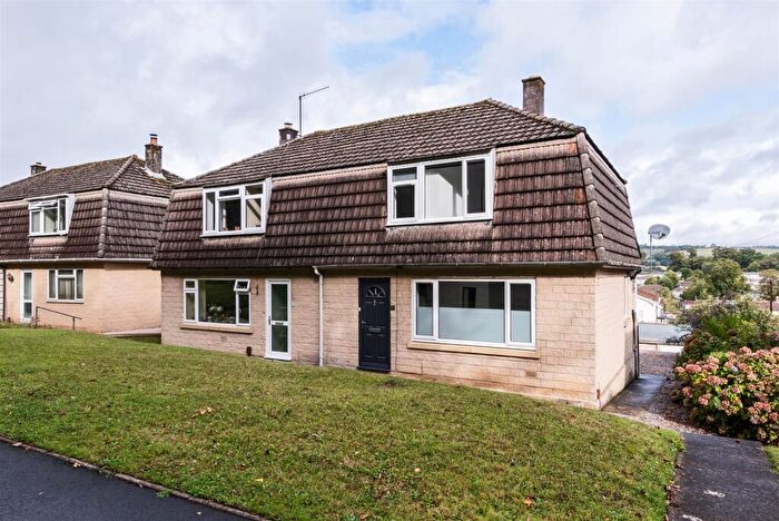 4 Bedroom Semi Detached House To Rent In Shaws Way, Bath, BA2