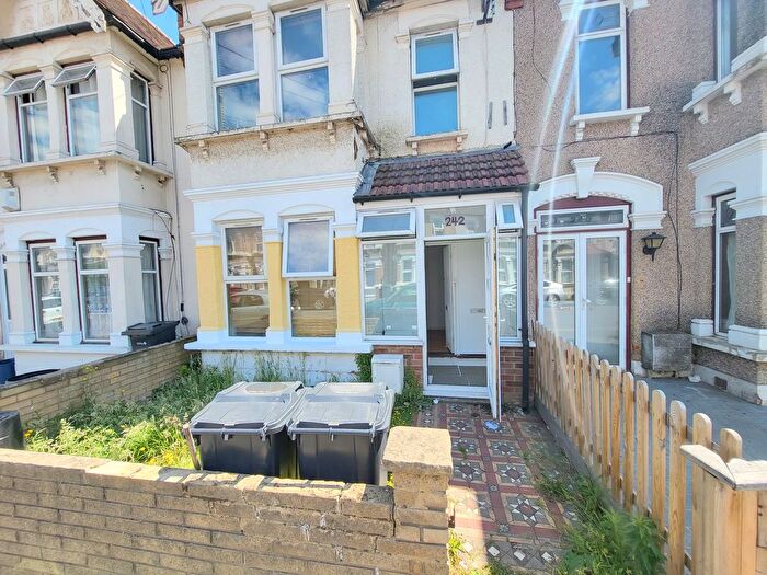 2 Bedroom Flat To Rent In Mortlake Road, Ilford, IG1