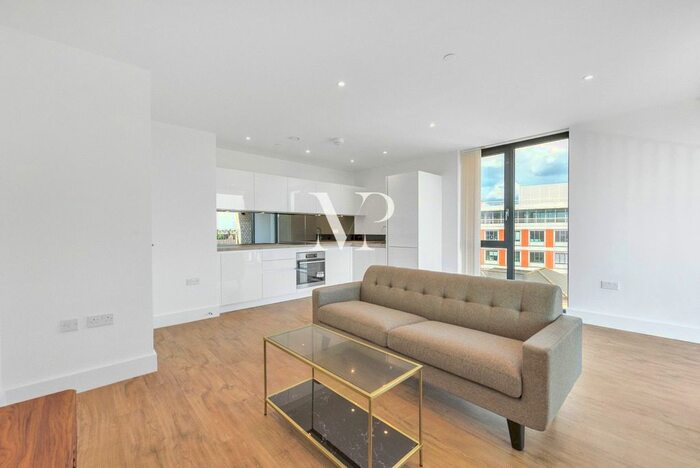 2 Bedroom Flat To Rent In Epsom House, Fairfield Avenue, Staines-Upon-Thames, TW18