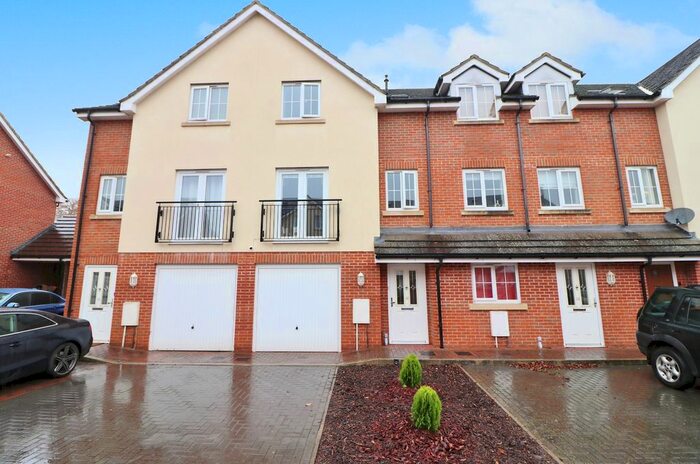 4 Bedroom Town House To Rent In Watson Court, Hedge End, SO30