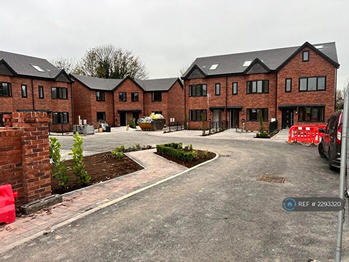 4 Bedroom Semi-Detached House To Rent In Bowling Green Avenue - Off Edison Road, Eccles, Manchester, M30