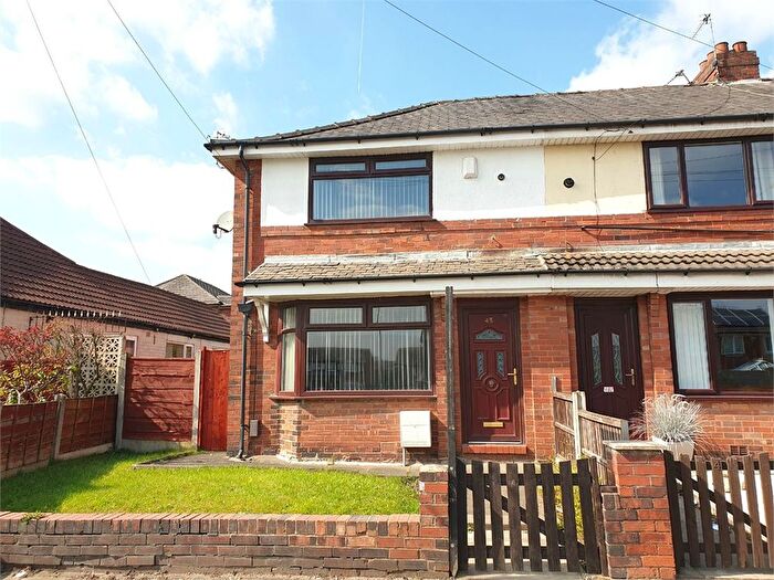 2 Bedroom Terraced House To Rent In Dumers Lane, Radcliffe, Manchester, M26