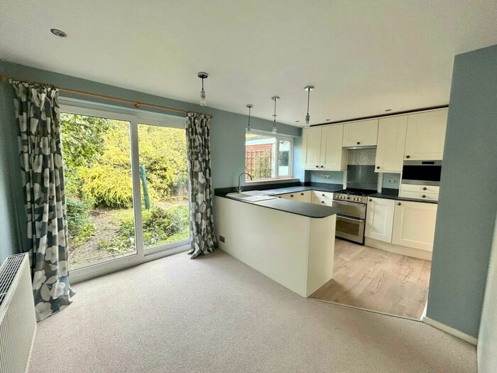 3 Bedroom Detached House To Rent In Church Hall Close, Chester, CH1