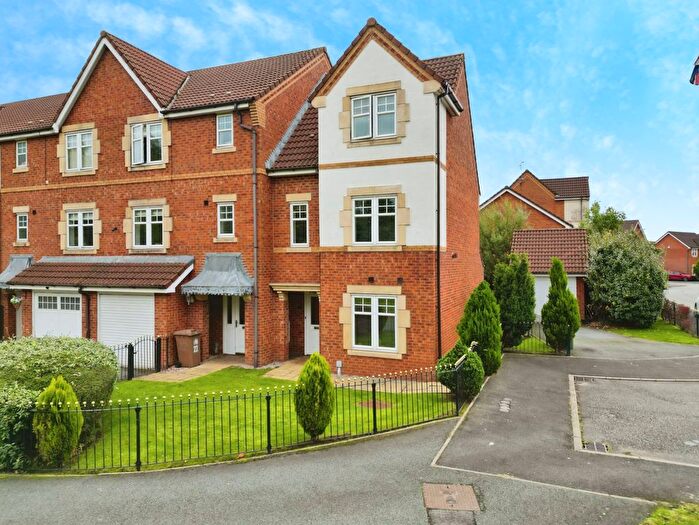 4 Bedroom Town House For Sale In Prince Albert Court, Sutton, St Helens, WA9