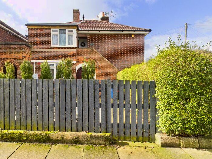 2 Bedroom Apartment To Rent In Kingsway Park, Davyhulme, Trafford, M41