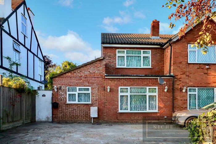 3 Bedroom Semi-Detached House To Rent In Northwick Avenue, Harrow, HA3
